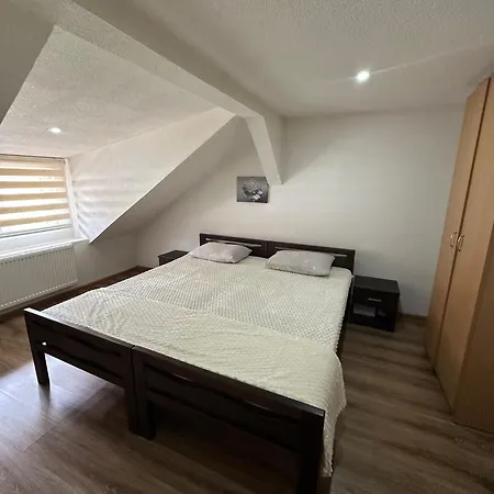 Emela شقة يايتشه